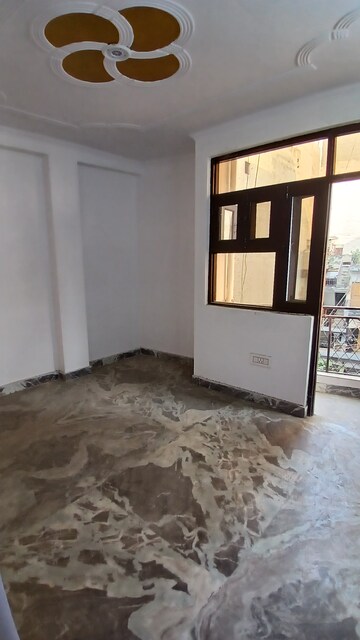 Room in 2 BHK Builder Floor at Zakir Nagar – for Sale
