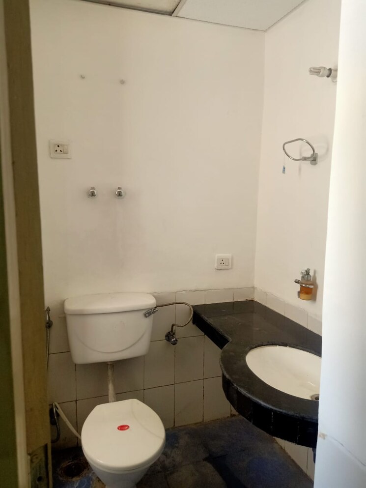 Attached Bathroom, ansal-sushant-golf-city 2 Bedroom 1160 Sq.Ft. Apartment In Sushant Golf City Lucknow 7770578