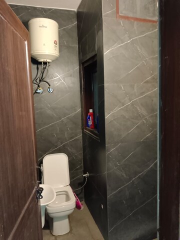 Furnished Amenities in 2 BHK Builder Floor at Lajpat Nagar – for Rent
