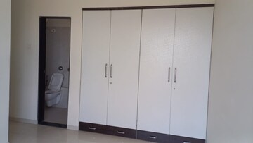 Room in 3 BHK Apartment at Ghodbunder Road – for Sale