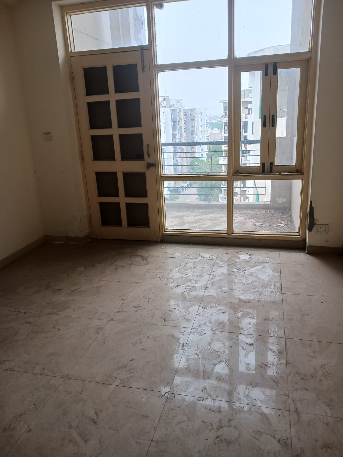 3 BHK Apartment For Rent in Omaxe Royal Residency Faridabad Sector 79 Faridabad  7770770