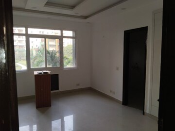 Room in 3.5 BHK Apartment at Omaxe NRI City Apartments, Omega Ii Greater Noida – for Sale