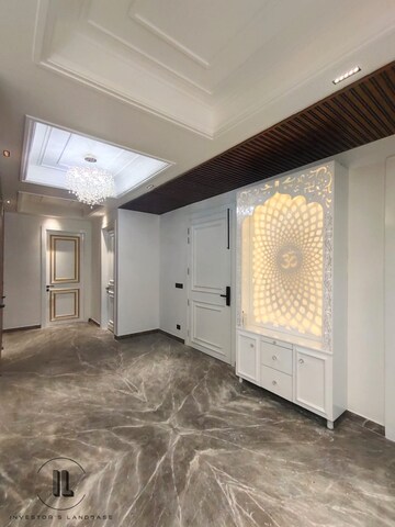 Room in 4 BHK Builder Floor at SS Southend Floors, South City 2 – for Sale
