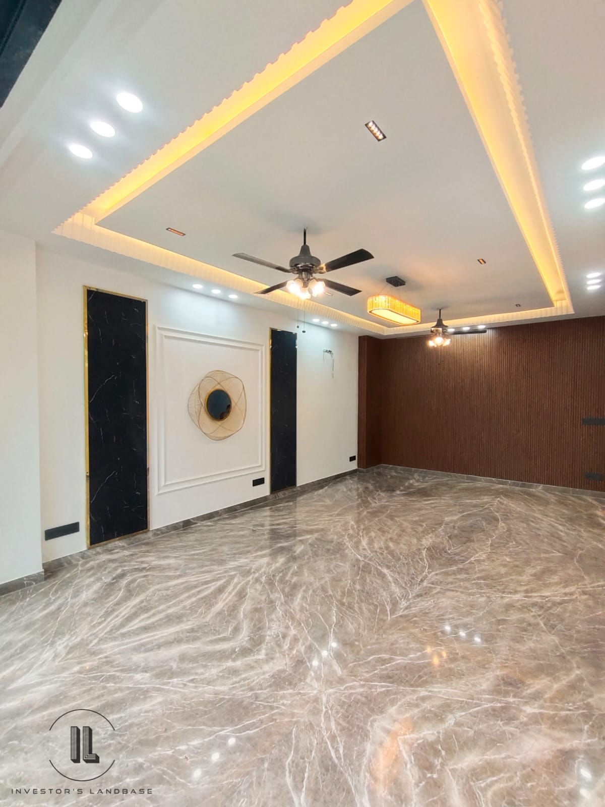 4 BHK + Pooja Room,Servant Room,Extra Room Builder Floor For Sale in SS Southend Floors