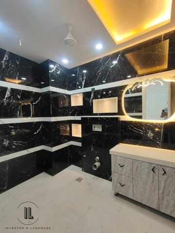 Master Bedroom in 4 BHK Builder Floor at SS Southend Floors, South City 2 – for Sale