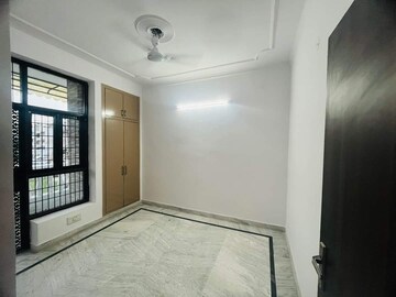 Room in 3 BHK Builder Floor at Sainik Colony – for Sale