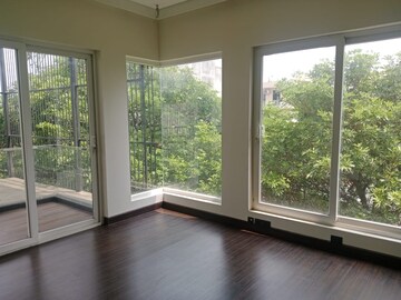 Room in 3 BHK Apartment at Pioneer Park Presidia, Sector 62 – for Sale