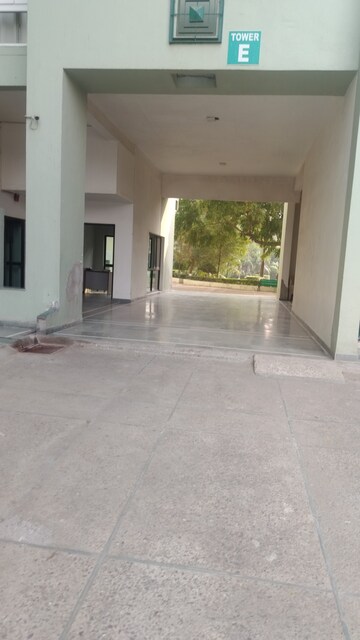 Room in 3.5 BHK Apartment at Ansal Celebrity Homes, Sector 2 – for Sale
