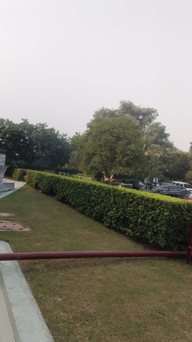 Garden, ansal-celebrity-homes 3.5 Bedroom 2474 Sq.Ft. Apartment In Sector 2 Gurgaon 7771167