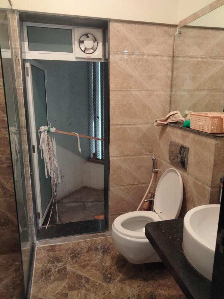 Bathroom, lokhandwala-octacrest 2 Bedroom 1090 Sq.Ft. Apartment In Kandivali East Mumbai 7771354