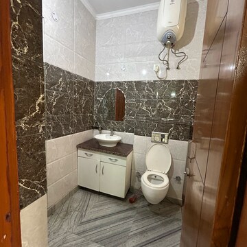 Bathroom in 3 BHK Villa at Sector 22 – for Rent