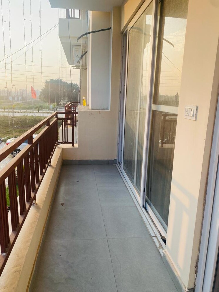 Balcony, aerocity 3 Bedroom 1350 Sq.Ft. Builder Floor In Aerocity Mohali 7771470