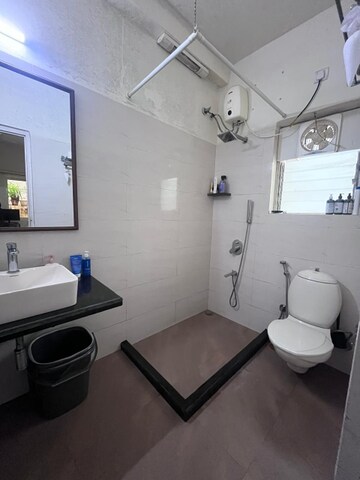 Attached Bathroom in 2 BHK Apartment at Seagull Apartment, Tardeo – for Rent