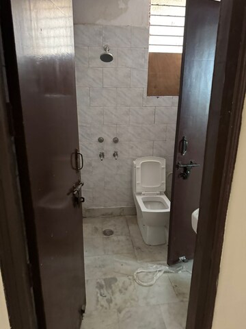 रेसिडेंशियल फ्लैट वर्ग फुट फॉर रेंट इन सेक्टर 11 द्वारका दिल्ली  7771638