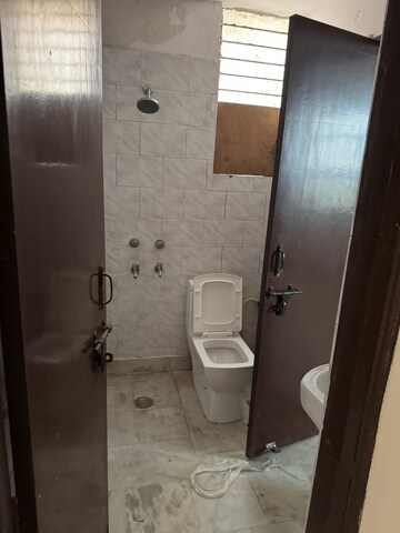 रेसिडेंशियल फ्लैट वर्ग फुट फॉर रेंट इन सेक्टर 11 द्वारका दिल्ली  7771638