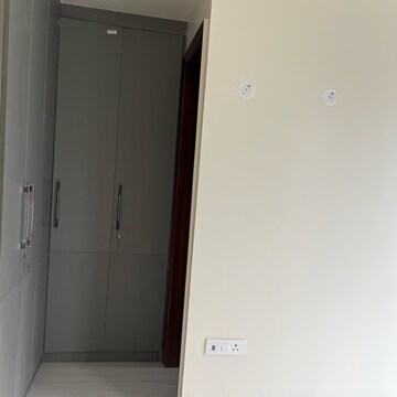 Building Lobby in 3 BHK Apartment at BPTP Amstoria, Sector 102 – for Sale