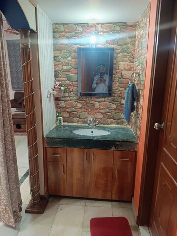 Furnished Amenities in 2 BHK Independent House at LG Employees CHS, Pi I And Ii Greater Noida – for Sale