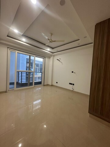 Room in 3 BHK Builder Floor at Saket – for Sale