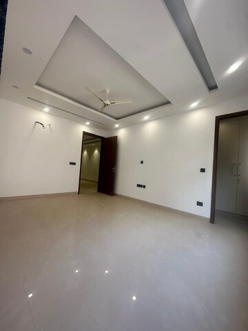 Room in 3 BHK Builder Floor at Saket – for Sale