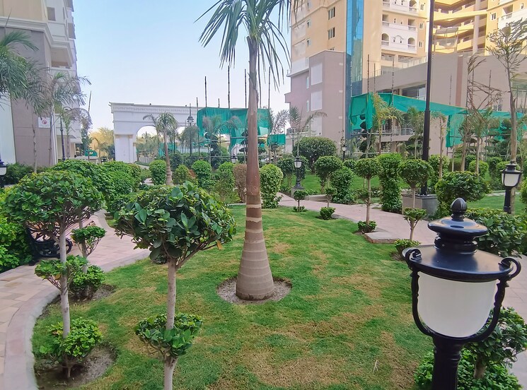 Garden, purvanchal-royal-city-ii 3 Bedroom 1825 Sq.Ft. Apartment In Chi V Greater Noida Greater Noida 7771799