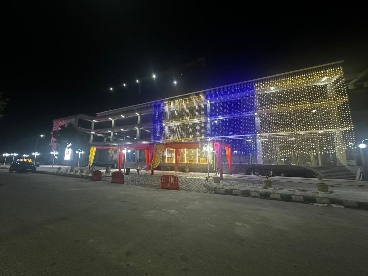 Retail Shop For Sale in Saya Piazza