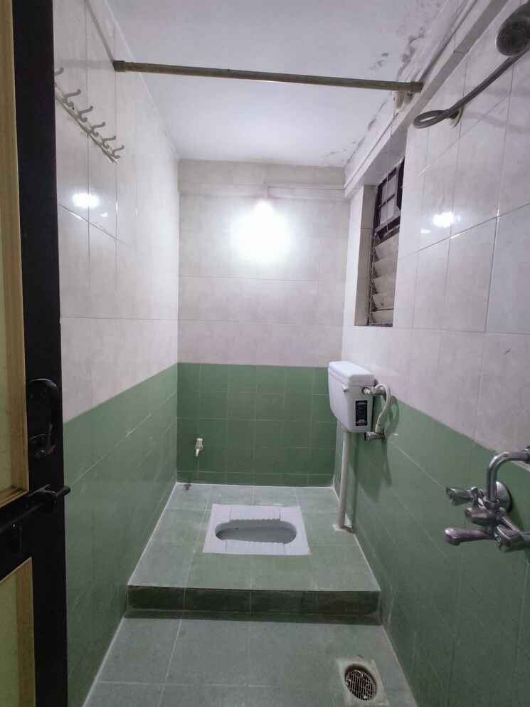 Bathroom, paranjape-akashdeep-ii 2 Bedroom 900 Sq.Ft. Apartment In Dhayari Pune 7771769