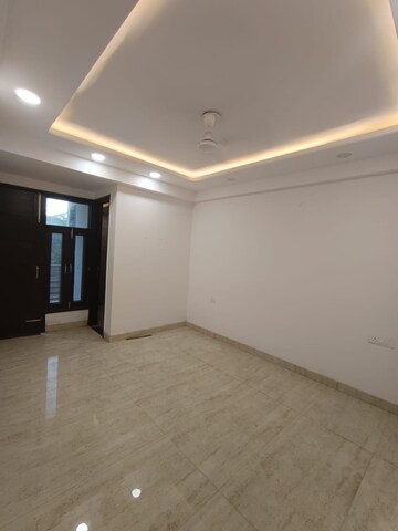 Room in 3 BHK Builder Floor at Saket – for Sale