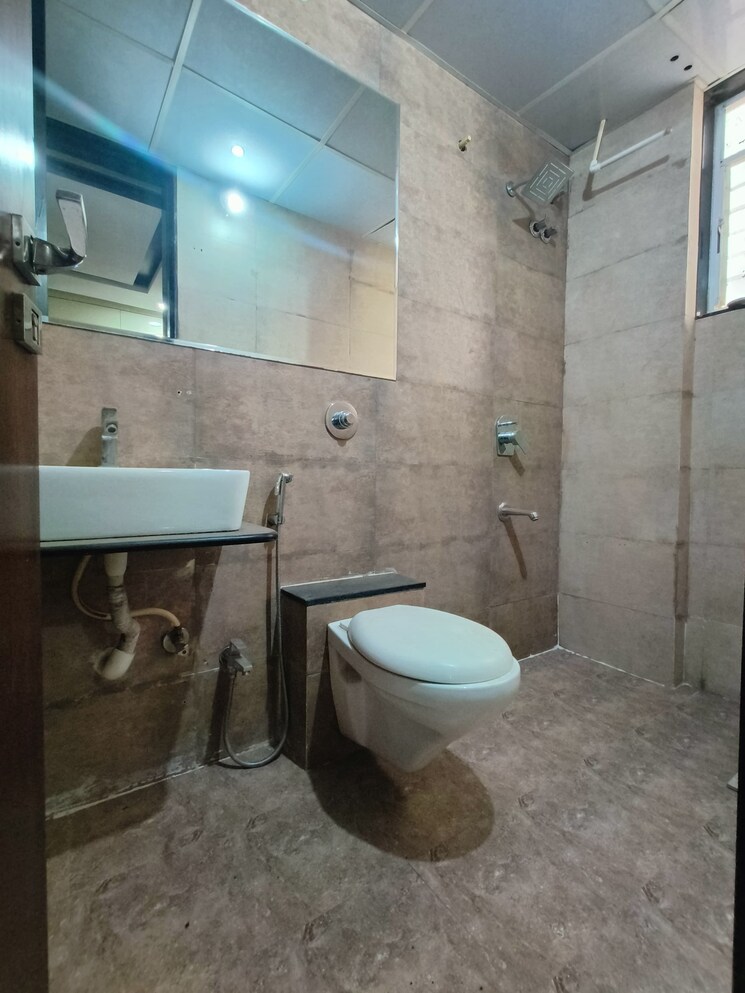 Bathroom, parin-empire 4 Bedroom 1500 Sq.Ft. Apartment In Dhayari Pune 7771374