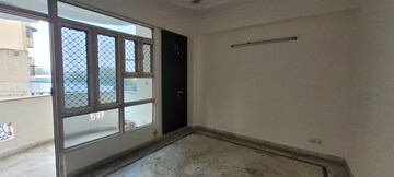 Room in 2 BHK Apartment at Supertech Homes, Dabur Chowk – for Sale