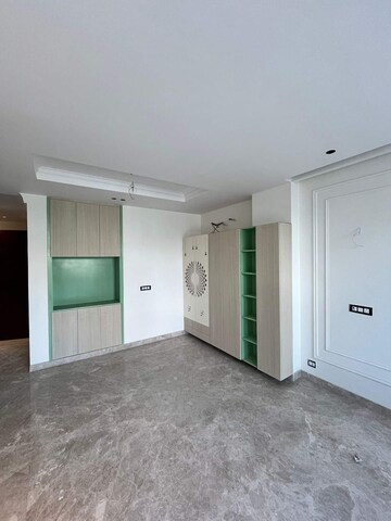 Room in 3 BHK Builder Floor at Vipul World Floors, Sector 48 – for Sale