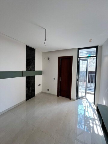 Room in 3 BHK Builder Floor at Vipul World Floors, Sector 48 – for Sale