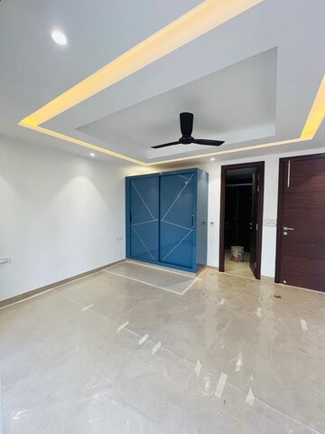 Room in 3 BHK Builder Floor at Vipul World Floors, Sector 48 – for Sale