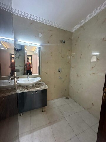 Master Bedroom in 4 BHK Builder Floor at Saket – for Sale