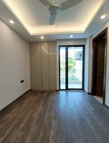 Room in 4 BHK Builder Floor at Saket – for Sale