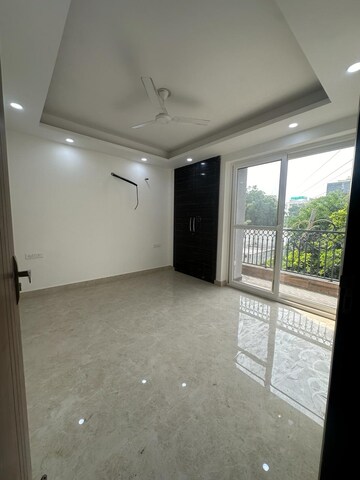 Room in 3 BHK Builder Floor at Saket – for Sale