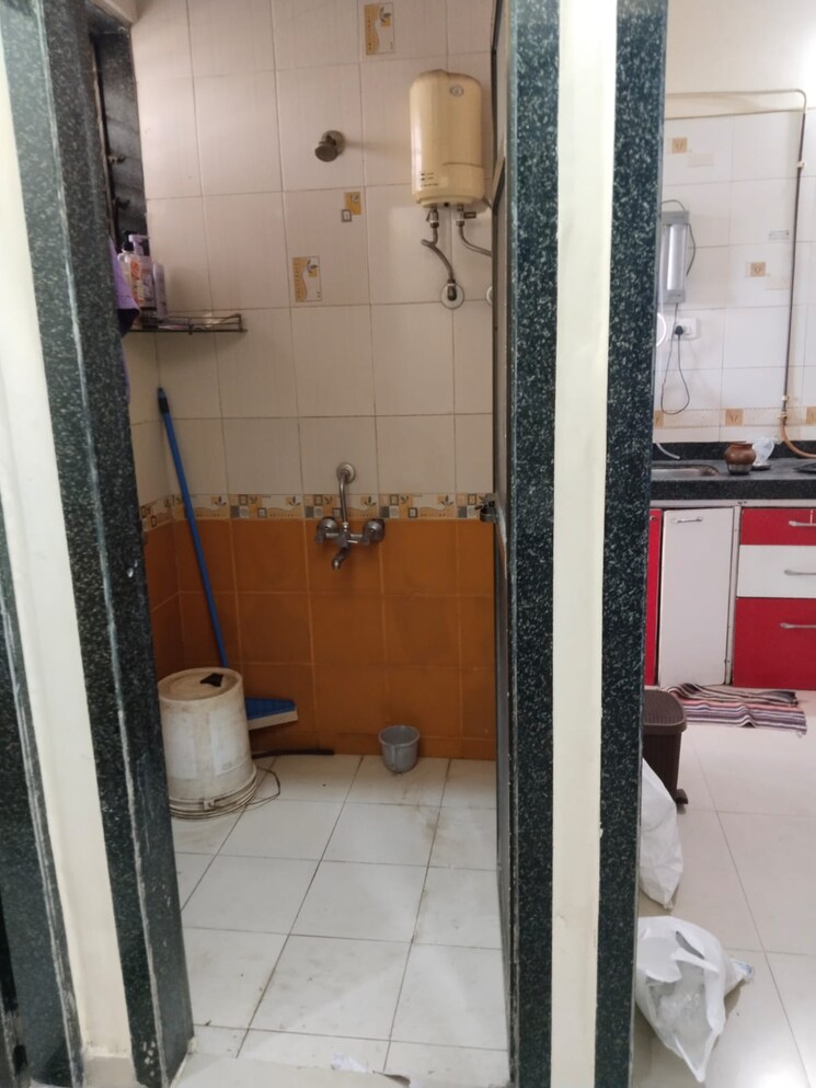 Bathroom, om-prabhu-manohar-chs 1 Bedroom 600 Sq.Ft. Apartment In Seawoods Sector 50 Navi Mumbai 7772183