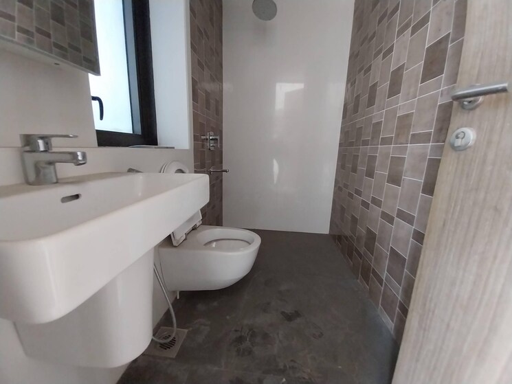 Bathroom, lodha-the-park 3 Bedroom 1111 Sq.Ft. Apartment In Worli Mumbai 7772178