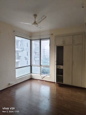 Room in 2 BHK Apartment at Pioneer Park Phase 1, Sector 61 – for Sale