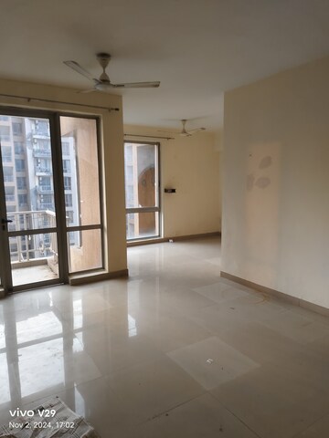 Room in 2 BHK Apartment at Pioneer Park Phase 1, Sector 61 – for Sale