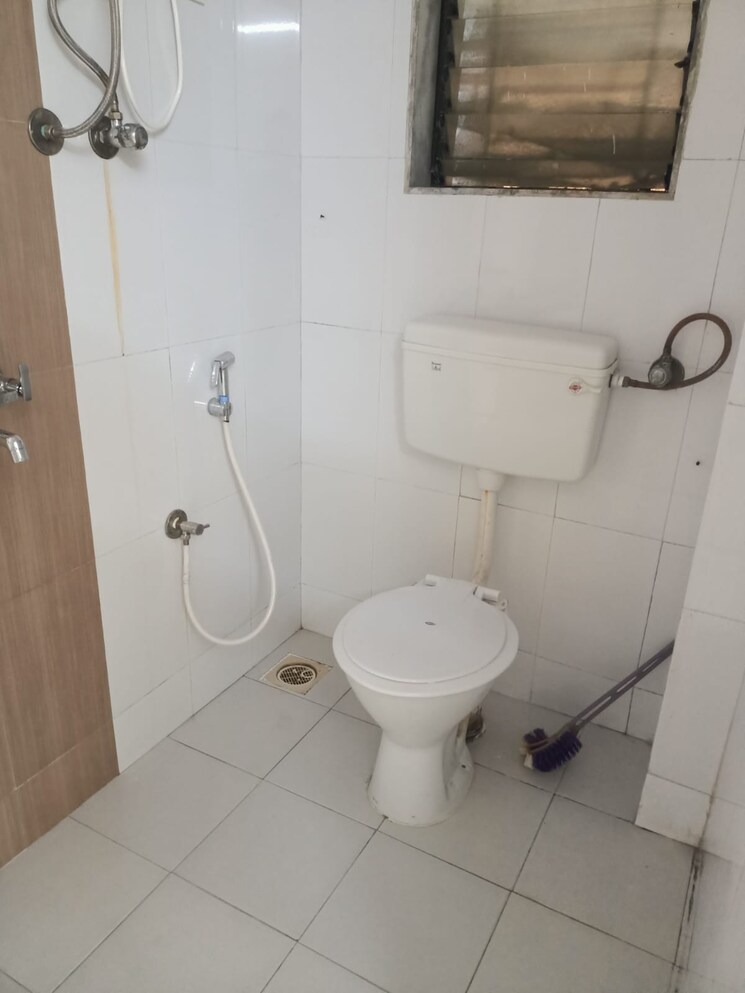 Bathroom, unnati-woods-chs 2 Bedroom 670 Sq.Ft. Apartment In Kasarvadavali Thane 7772277