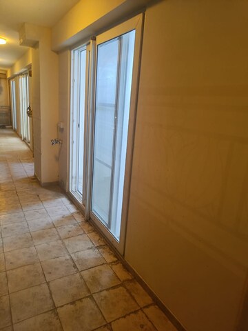 Room in 3.5 BHK Apartment at DLF The Skycourt, Sector 86 – for Sale