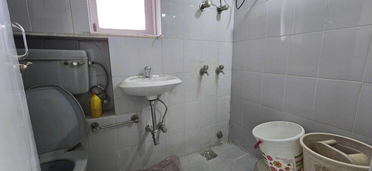 Bathroom, urvashi-malabar-hill 3 Bedroom 1306 Sq.Ft. Apartment In Malabar Hill Mumbai 7772367