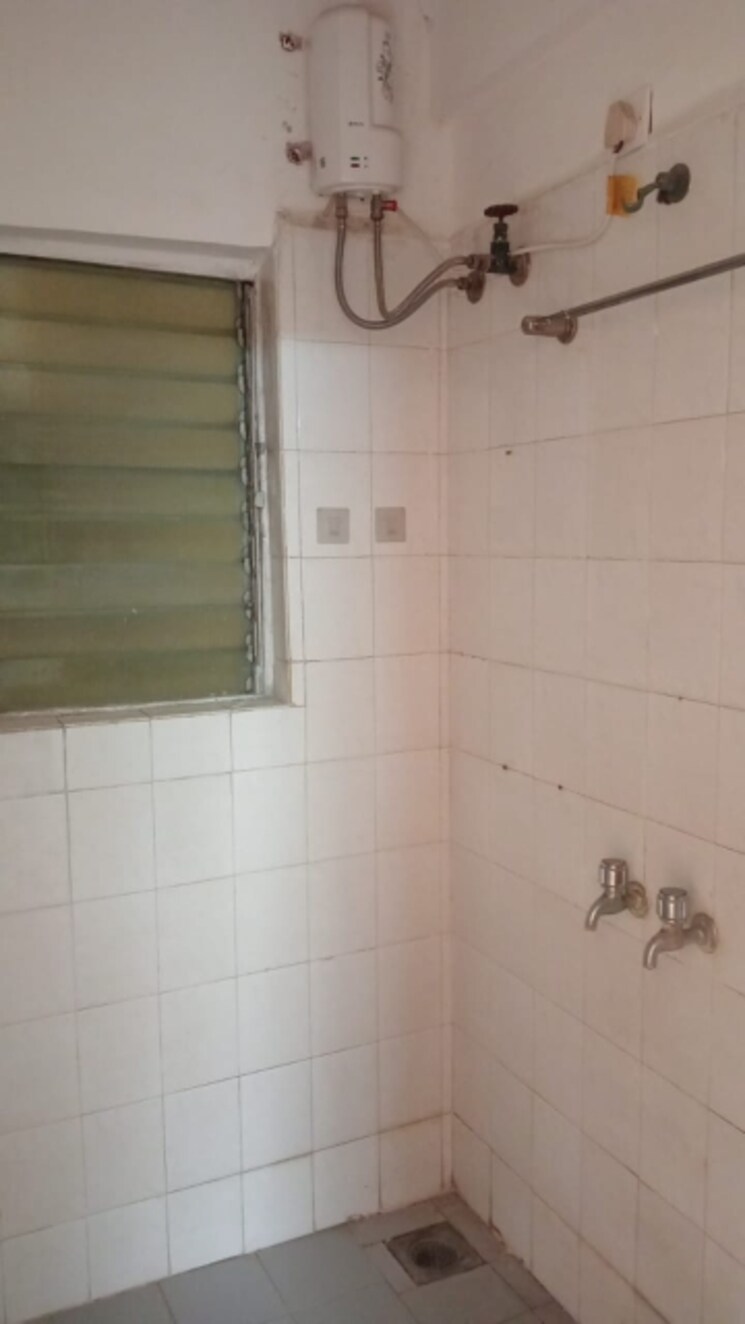 Bathroom, baronet-chs 2 Bedroom 650 Sq.Ft. Apartment In Kandivali East Mumbai 7772427