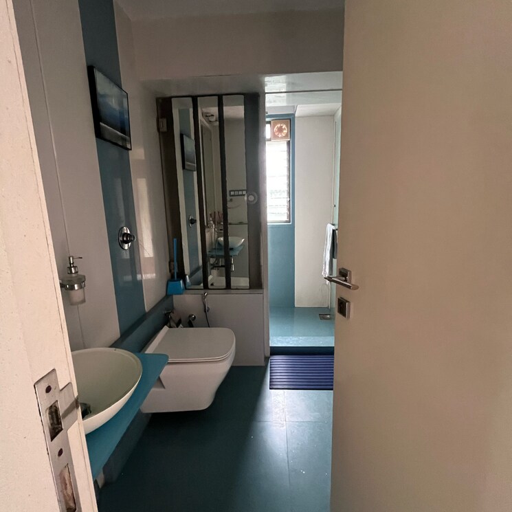 Bathroom, andheri west 6 Bedroom 2700 Sq.Ft. Apartment In Andheri West Mumbai 7772443