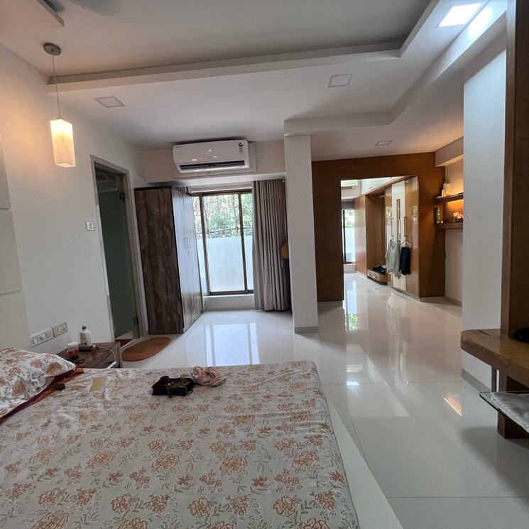 Bedroom, andheri west 6 Bedroom 2700 Sq.Ft. Apartment In Andheri West Mumbai 7772443