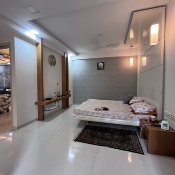 Bedroom in 6 BHK Apartment at Andheri West – for Sale
