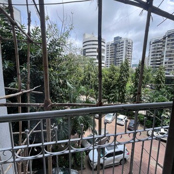 Balcony in 6 BHK Apartment at Andheri West – for Sale