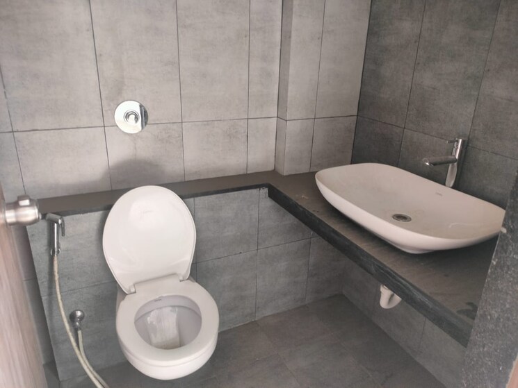 Bathroom, gini-belvista-phase-1 3 Bedroom 866 Sq.Ft. Apartment In Dhanori Pune 7772479