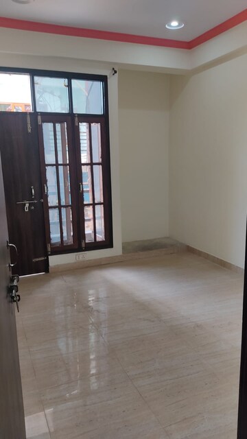 Room in 2 BHK Independent House at Deva Road – for Sale