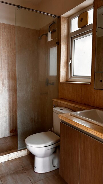 Bathroom in 3 BHK Apartment at DLF The Skycourt, Sector 86 – for Sale